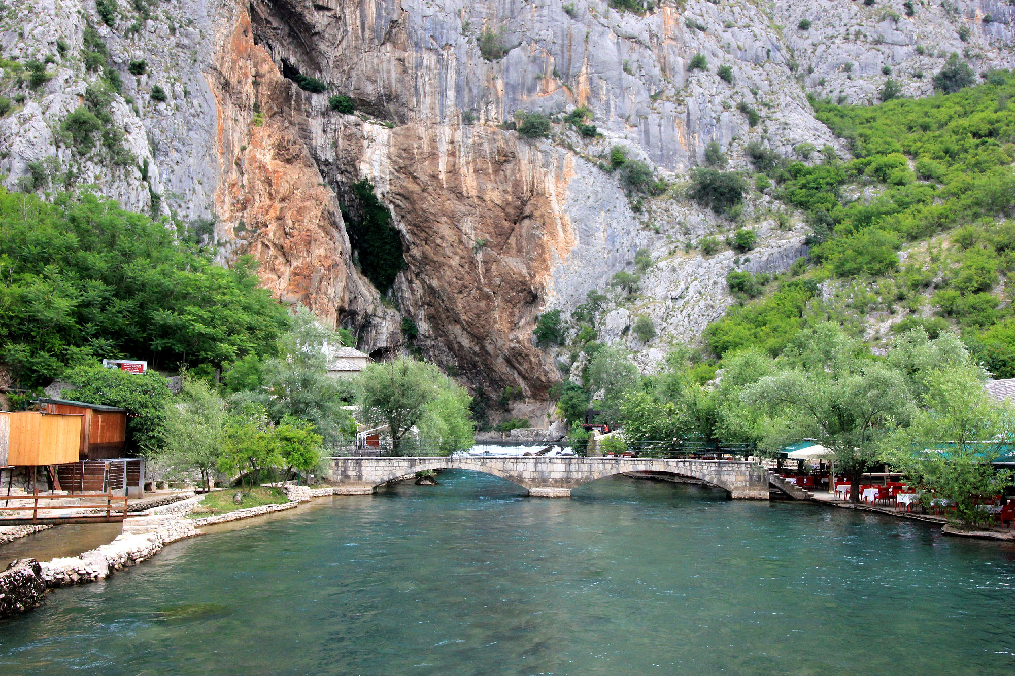 Blagaj (Благај) (Photo license CC-BY-SA 3.0)